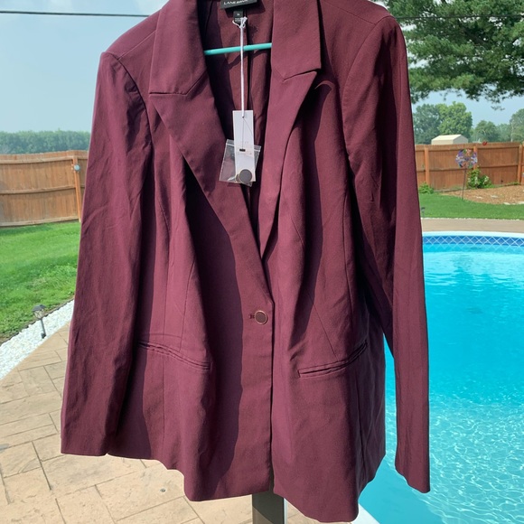 Lane Bryant Jackets & Blazers - NWT Lane Bryant maroon blazer